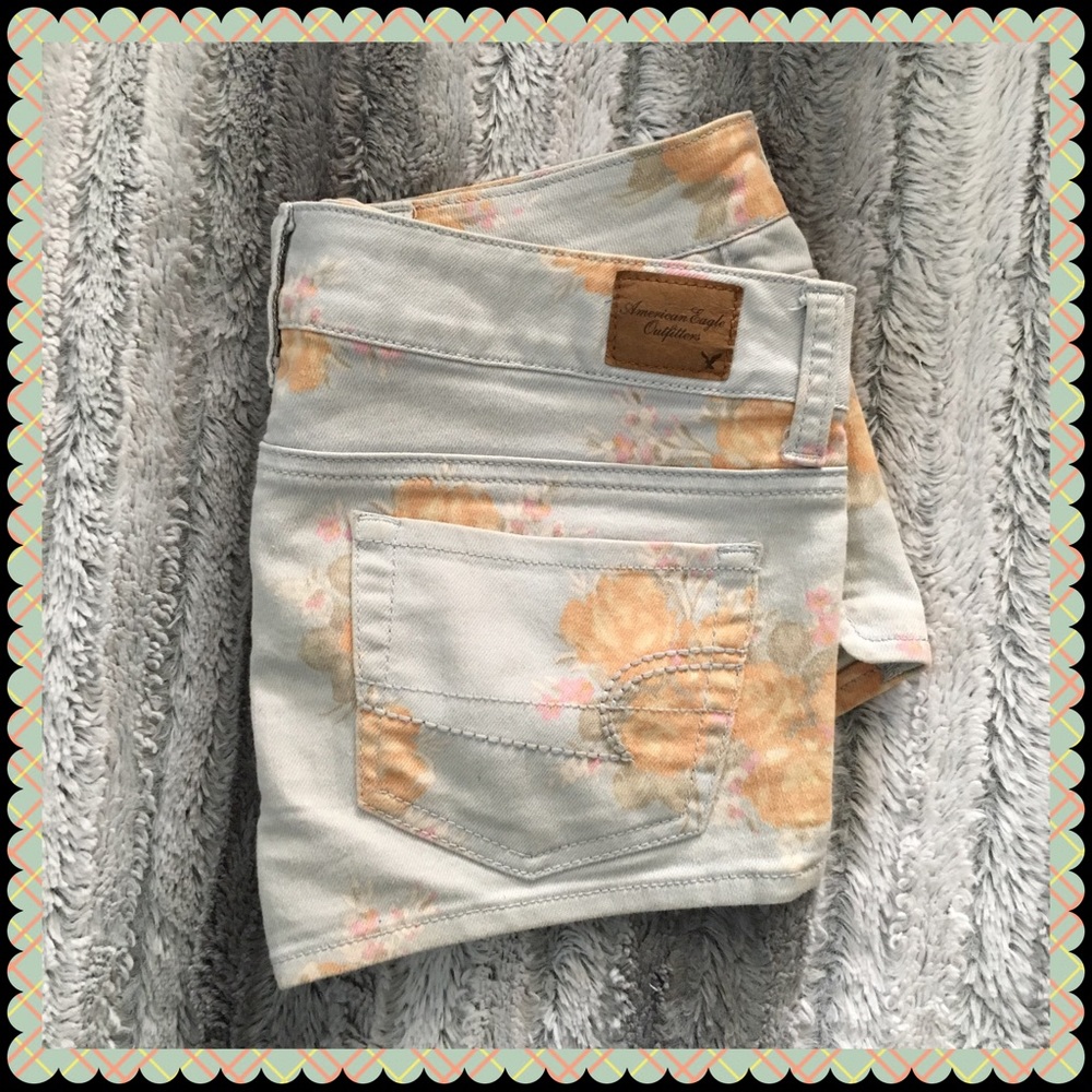 American Eagle Short Shorts